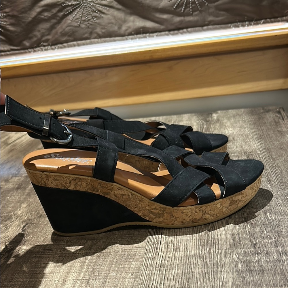 Semler European Black Strappy Wedge Sandals Women’s sz 9(says 8/9 fits like a 9)